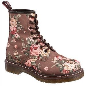 🌸 DOC MARTENS BROWN FLORAL BOOTS 🌸